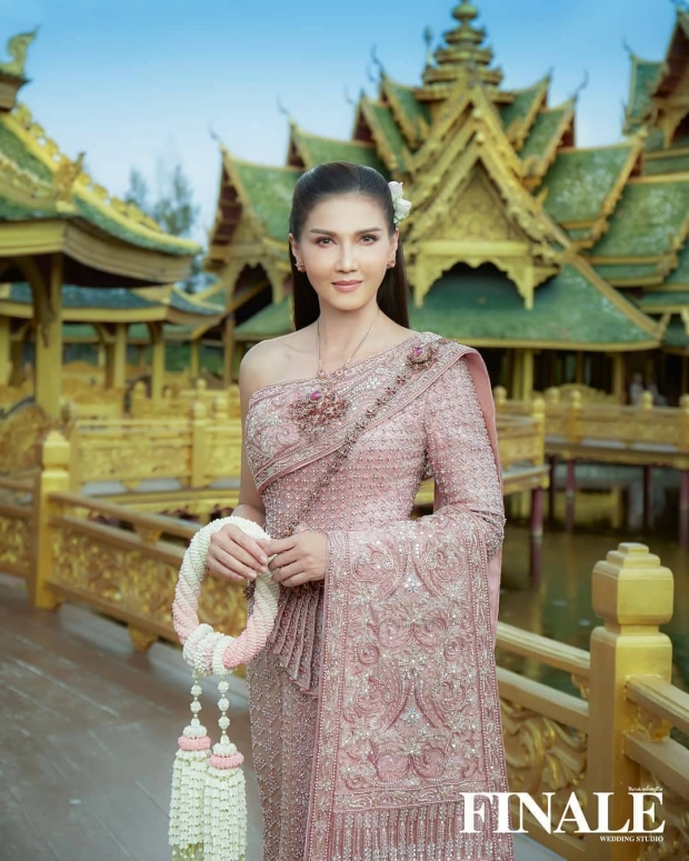 ปังมาก แอน สิเรียม  สวยเกินต้านในชุดไทย แทบลืมอายุไปเลย