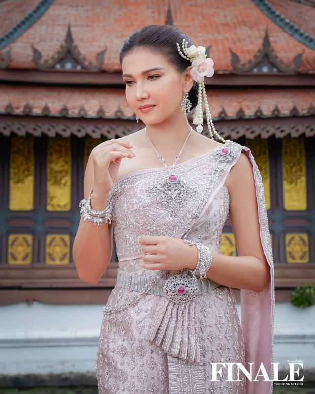 ปังมาก แอน สิเรียม  สวยเกินต้านในชุดไทย แทบลืมอายุไปเลย