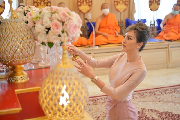 สง่างามในชุดไทย “ดิว อริสรา” ผู้ที่ใช้คำว่า “สวย”  ได้เปลืองมาก