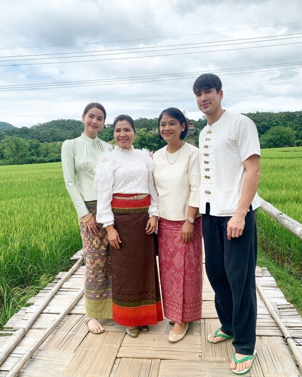 เปิดภาพ ญาญ่า ฝากตัวเป็นสะใภ้คนโปรด ไปถึงบ้าน พี่แบร์รี่