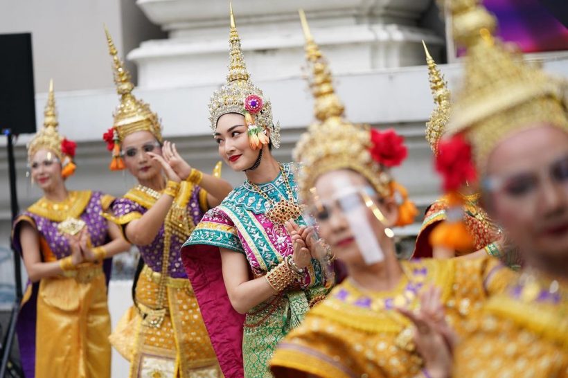 งามอย่างไทย! แพนเค้ก รำถวายท้าวมหาพรหม ต้อนรับเปิดประเทศ