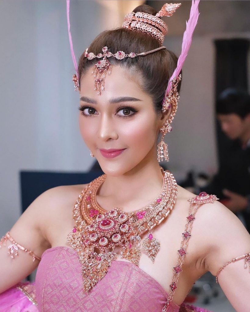 งามอย่างไทย จูน นาตาชา แปลงโฉมเป็นกินรี สวยสะกดสายตา