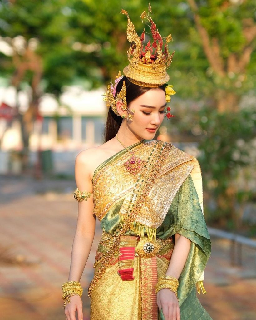 ครั้งเเรกในชีวิต! เดียร์น่า สาดความสวยเเบบจัดเต็มแปลงโฉมเป็นนางสงกรานต์