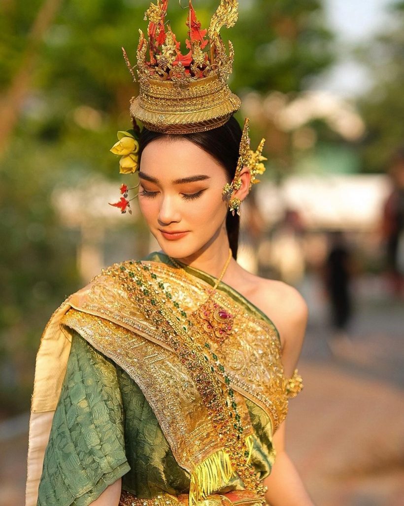 ครั้งเเรกในชีวิต! เดียร์น่า สาดความสวยเเบบจัดเต็มแปลงโฉมเป็นนางสงกรานต์