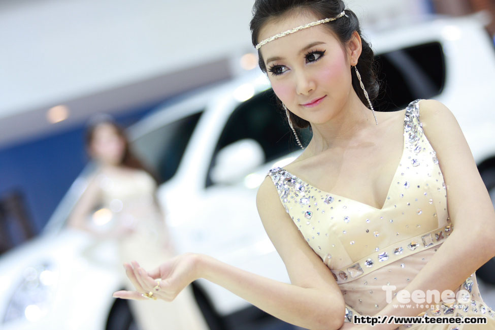 เจิดจรัส..มีสไตล์ พริตตี้สาวสวยจากค่าย SSangYong มอเตอร์โชว์ 2011