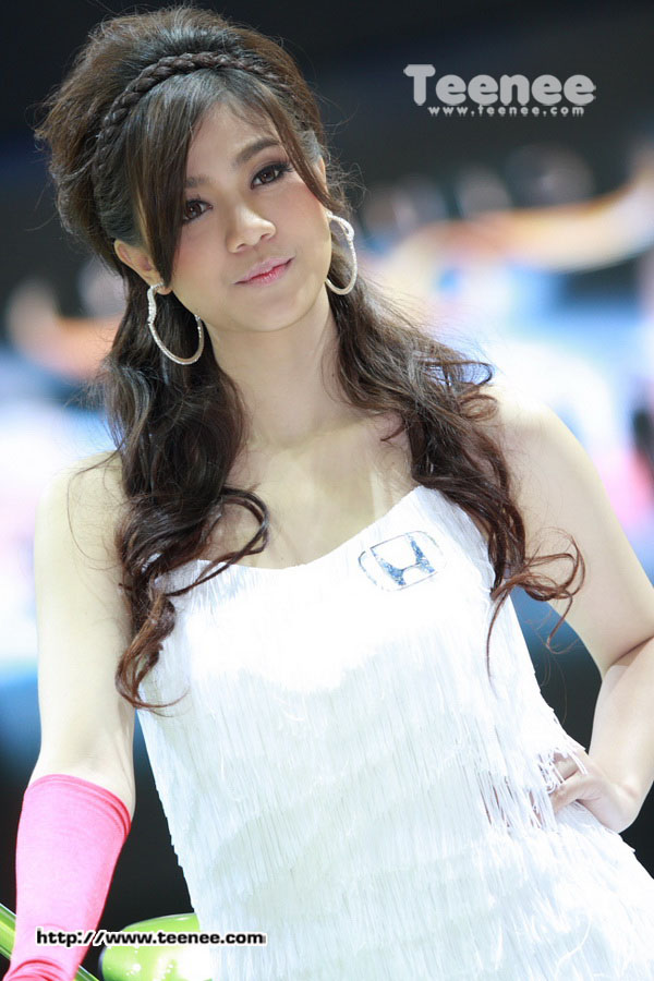 พริตตี้สาวสวย จากค่าย "Honda"