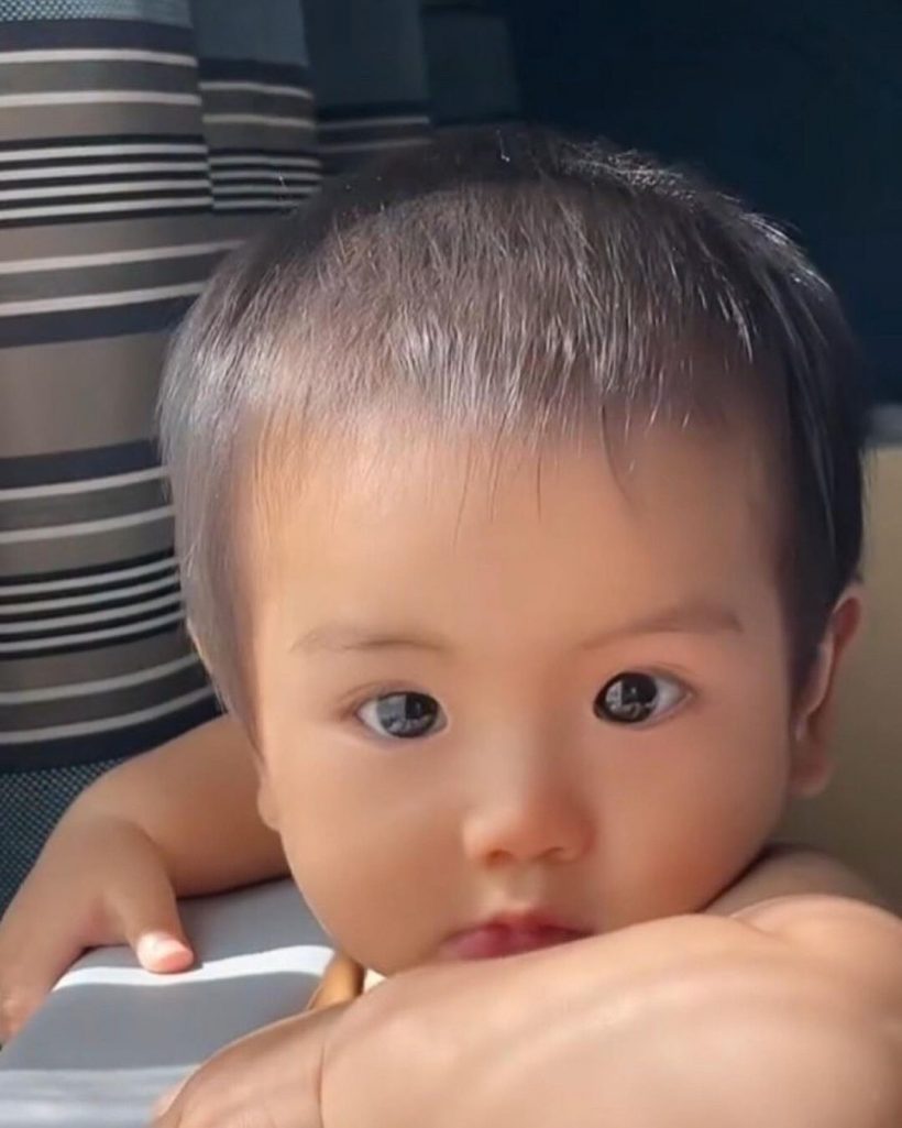 ลูกเต้าเหล่าใคร? หนูน้อยคนนี้กำลังครองใจพี่ๆเเฟนคลับทั้งประเทศ