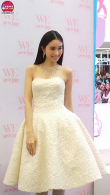 ปอย ตรีชฎา สวย เริดหรู จากงาน แฟชั่นโชว์ ชุดแต่งงาน We are in love