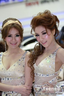 เจิดจรัส..มีสไตล์ พริตตี้สาวสวยจากค่าย SSangYong มอเตอร์โชว์ 2011