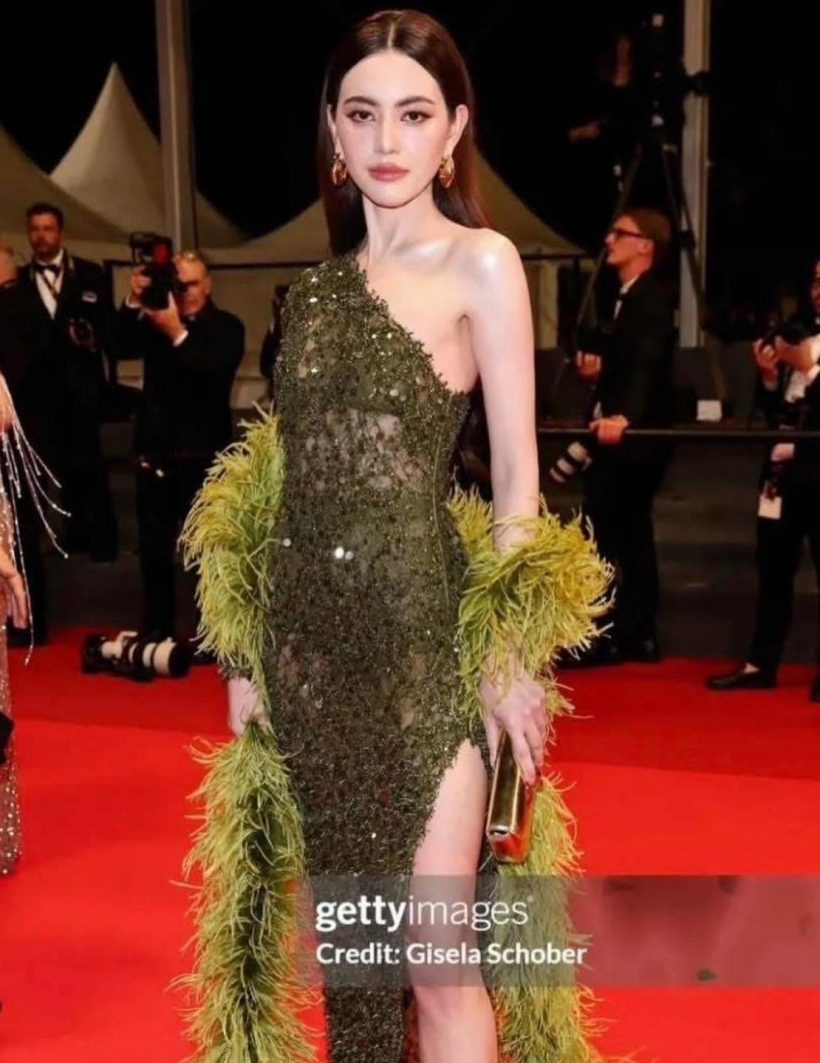 ปังเกินต้าน! "ใหม่ ดาวิกา" เจิดจรัสบนพรมแดงคานส์ในฐานะนักแสดงนำ!