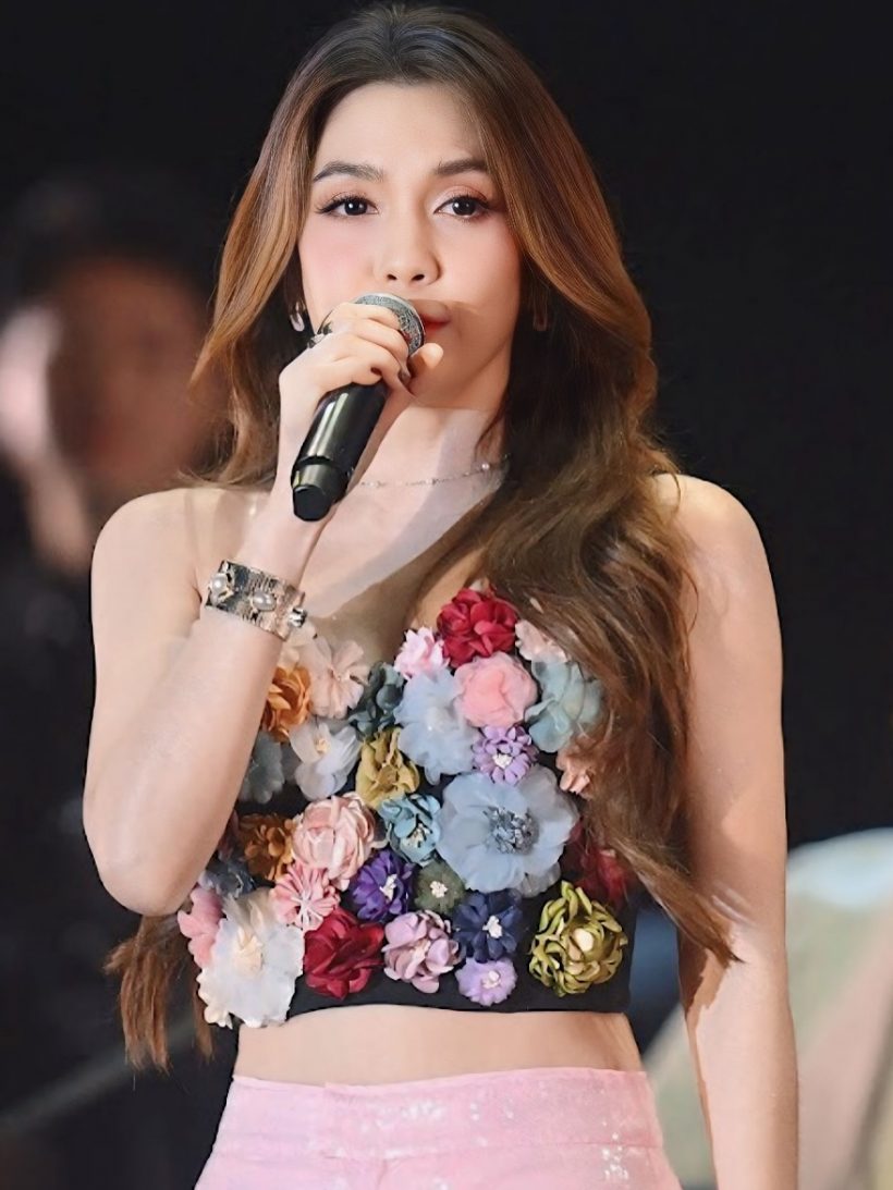เปิดภาพ พั้นช์ วรกาญจน์ หน้าเด็กจนงง 41 ปีจริงเหรอเนี่ย