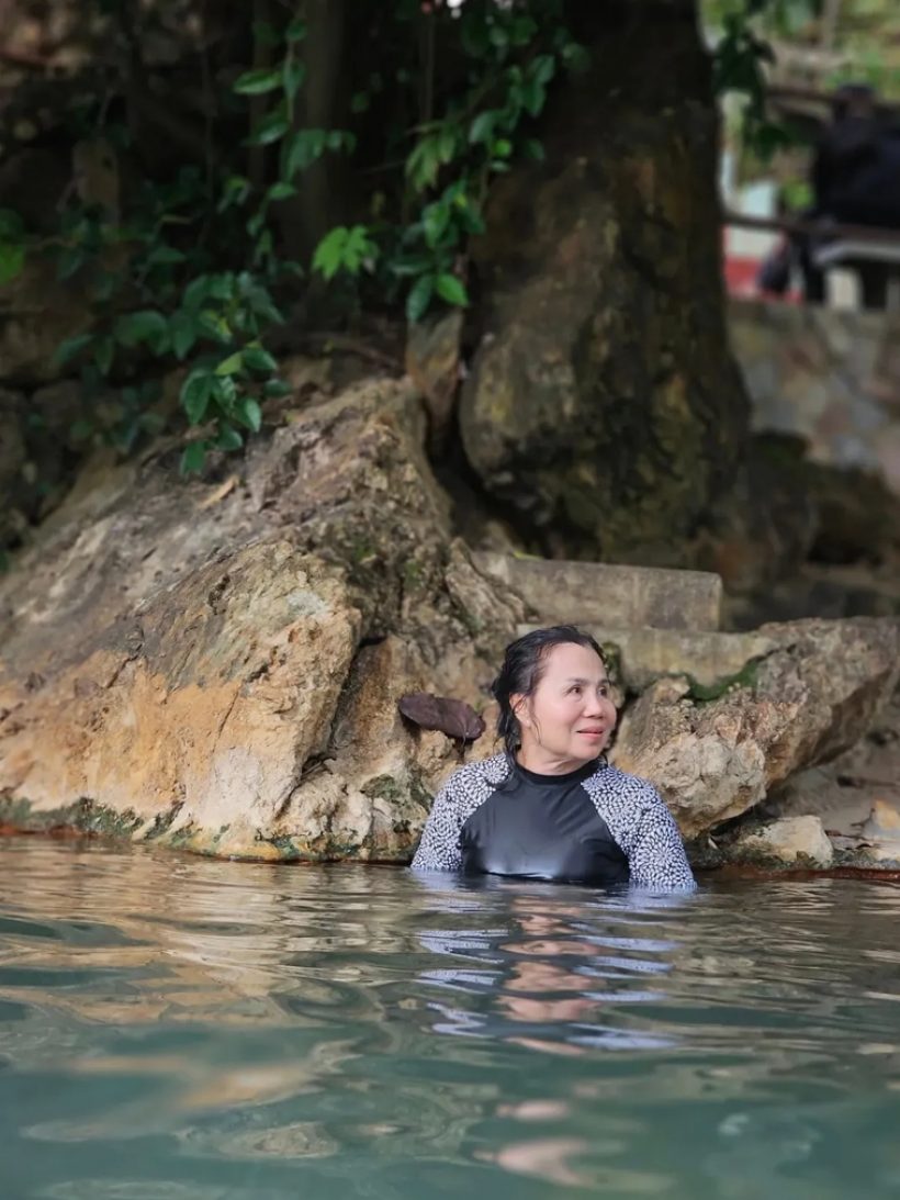 เน็ตไอรุ่นใหญ่! ยายหนิงพาทัวร์เมืองกาญฯ เเฟนๆติดตามเหนียวเเน่น