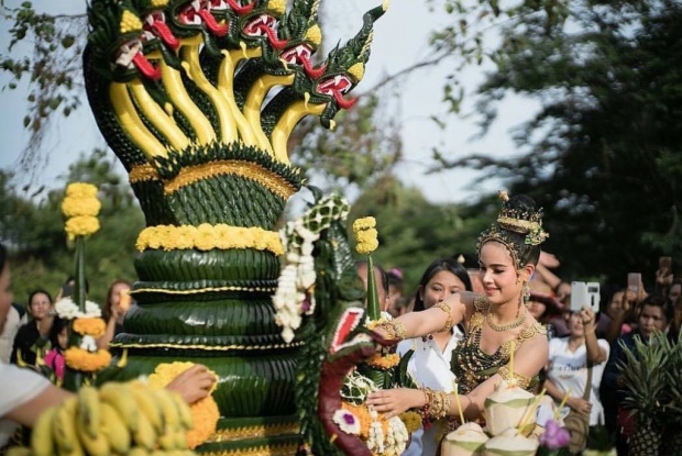 ประมวลภาพ!! “ณเดชน์-ญาญ่า” รำบวงสรวงนาคี 2 คำชะโนด