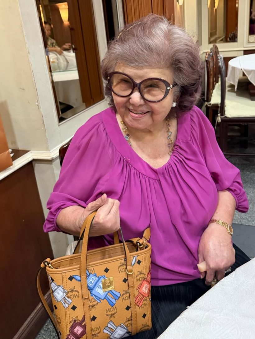 ฟลุค เกริกพล อวดภาพคุณย่าวัย 96 ปี แข็งแรงมากไม่แก่เลย