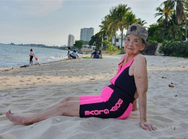 อายุเป็นเพียงตัวเลข คุณยายมารศรีนุ่งชุดว่ายน้ำในวัย98ปี