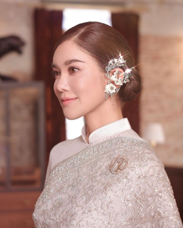 ตูน-ก้อย เข้ากราบขอพร รับน้ำพระพุทธมนต์จากสมเด็จพระสังฆราช