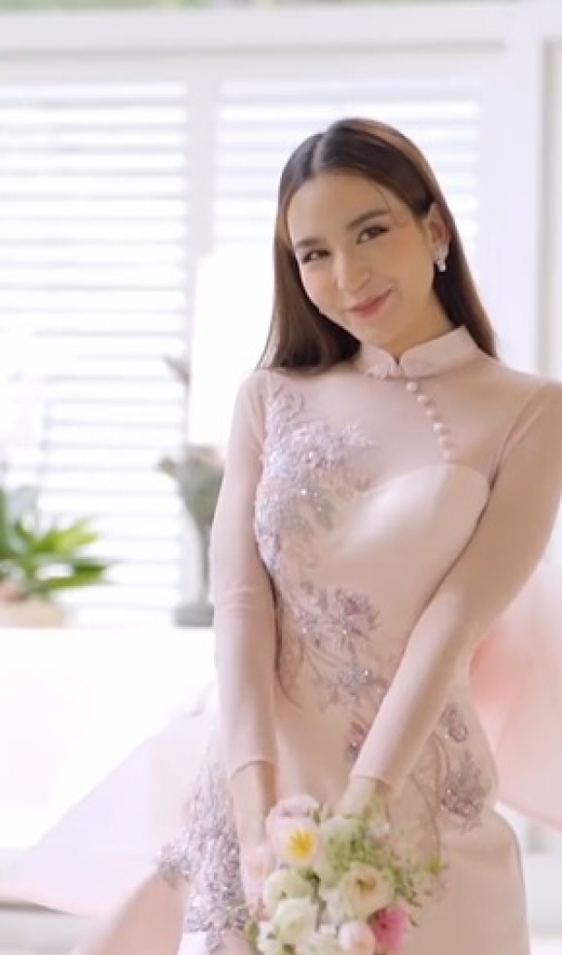 ปังมาก!  คุณนายพันล้าน สวมชุดเเต่งงานสวยออร่าจับสุดๆ