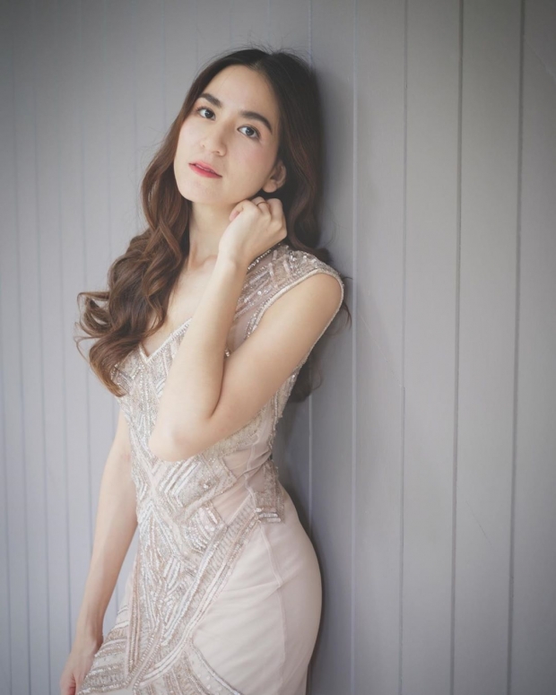 ปังมาก!  คุณนายพันล้าน สวมชุดเเต่งงานสวยออร่าจับสุดๆ