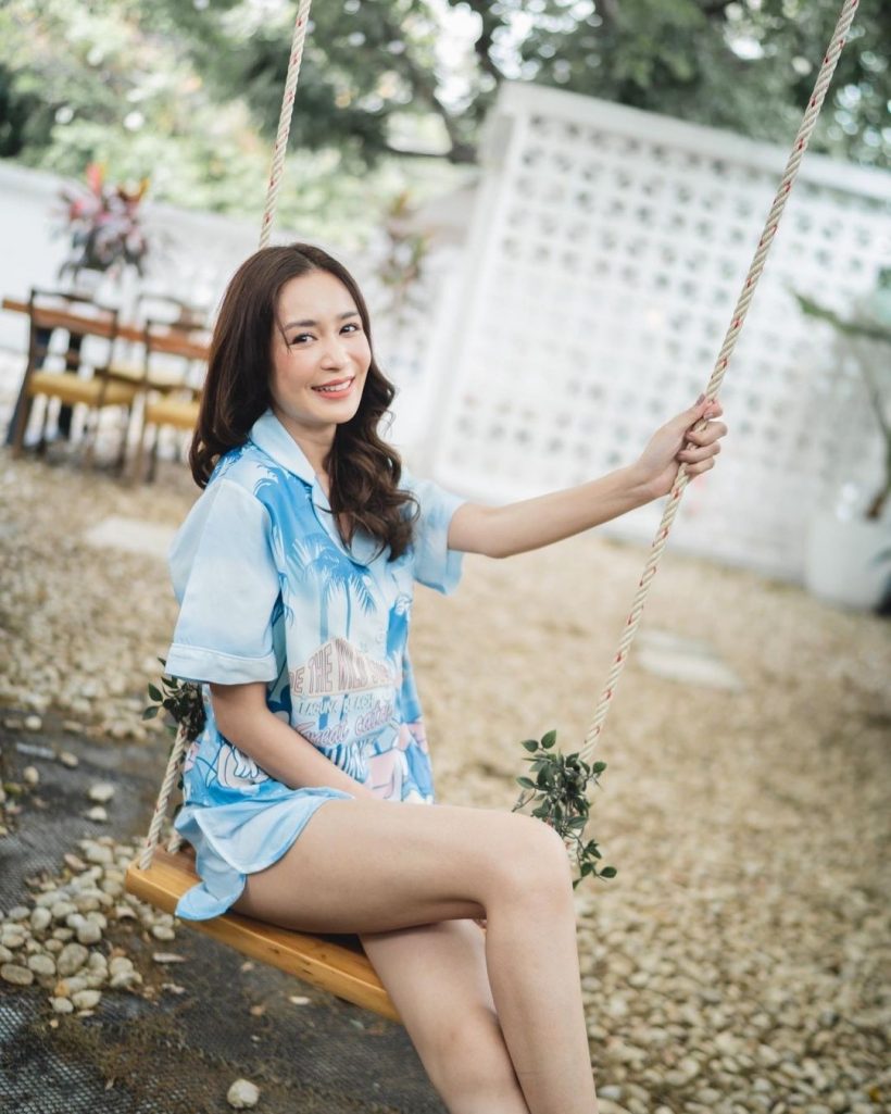 ไอจี เบนซ์ ปุณยาพร ลุกเป็นไฟ หลังใส่ชุดว่ายน้ำสีขาว อวดหุ่นแซ่บ