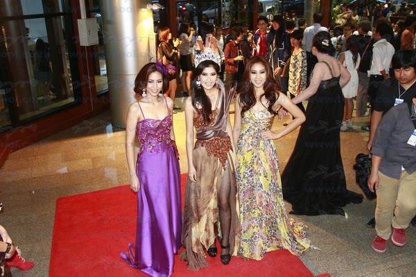 แฟชั่นดารางาน Stars Party 2011 "CARNIVAL"