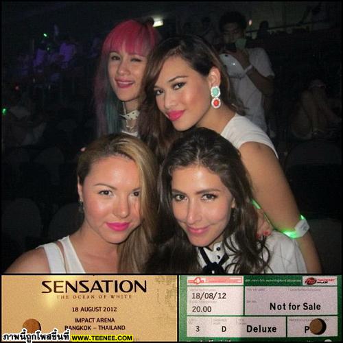 เฉิดฉายทุกนาง! ปาร์ตี้ชุดขาวของเหล่าดารา ในคอนเสิร์ต Sensation