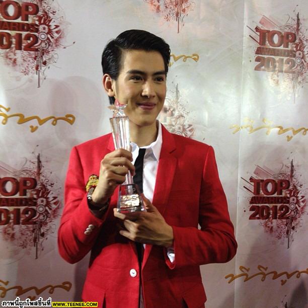 บรรยากาศคนดังร่วมงานTOP AWARD 2012