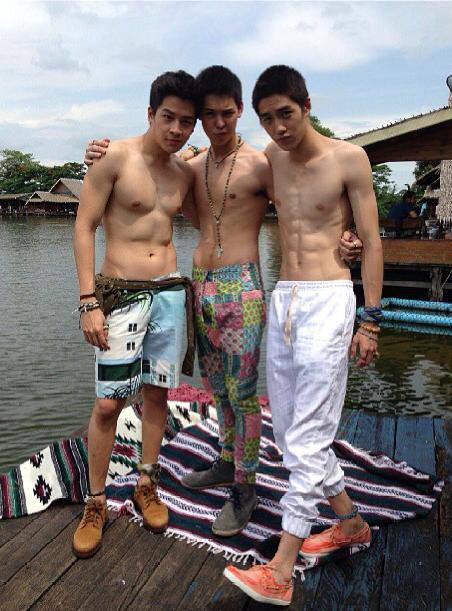 หนุ่มๆแก๊งค์ ฮอร์โมน โชว์แผงอก หล่อ ล่ำ ชวนกรี๊ด!