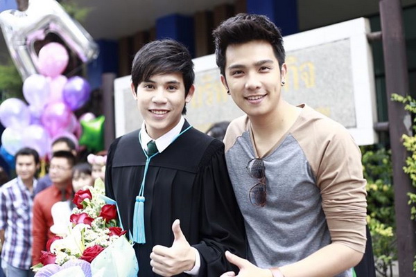  ยินดีด้วย เจษ-เจษฎ์พิพัฒ รับปริญญา แล้ว