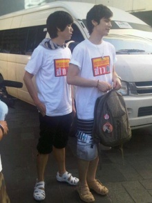 เต๋า-คชา ลงพื้นที่ช่วยเหลือผู้ประสบภัยน้ำท่วม