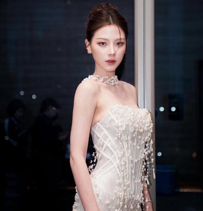 ใบเฟิร์น สวยเฉิดฉาย! คว้ารางวัล-ในงานใหญ่