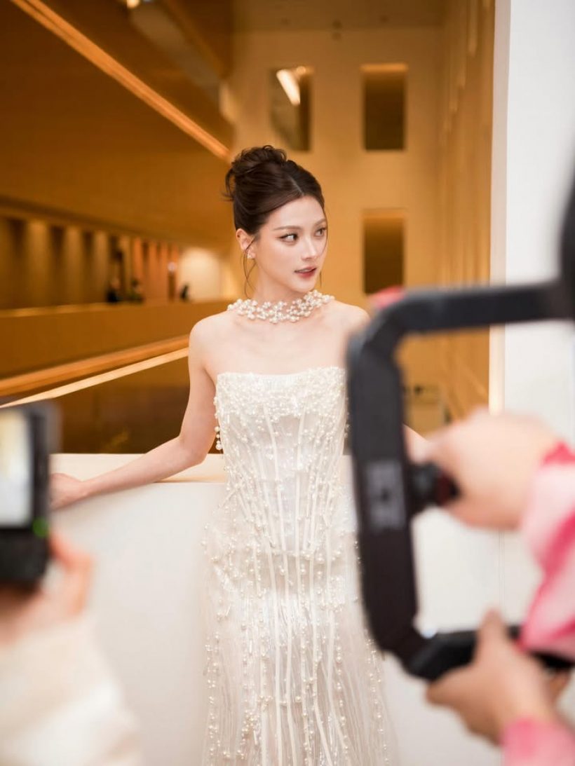 ใบเฟิร์น สวยเฉิดฉาย! คว้ารางวัล-ในงานใหญ่