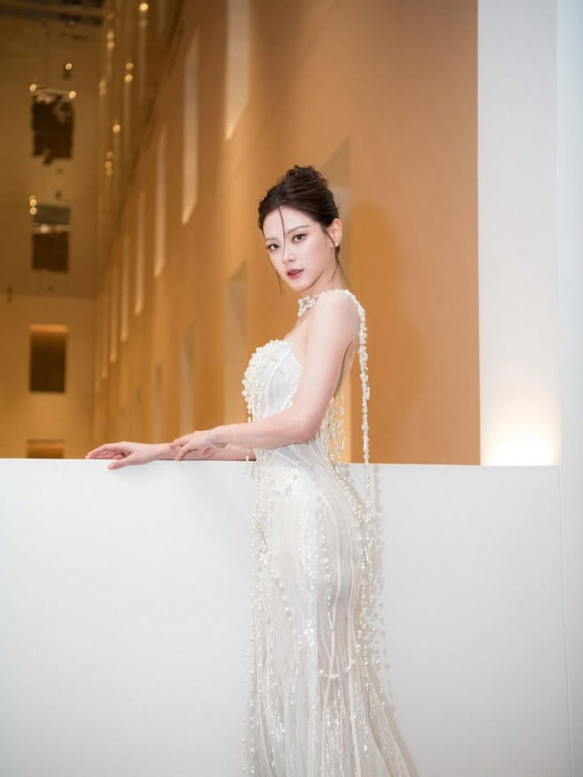 ใบเฟิร์น สวยเฉิดฉาย! คว้ารางวัล-ในงานใหญ่