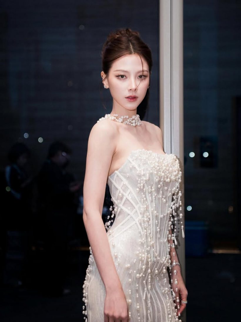 ใบเฟิร์น สวยเฉิดฉาย! คว้ารางวัล-ในงานใหญ่