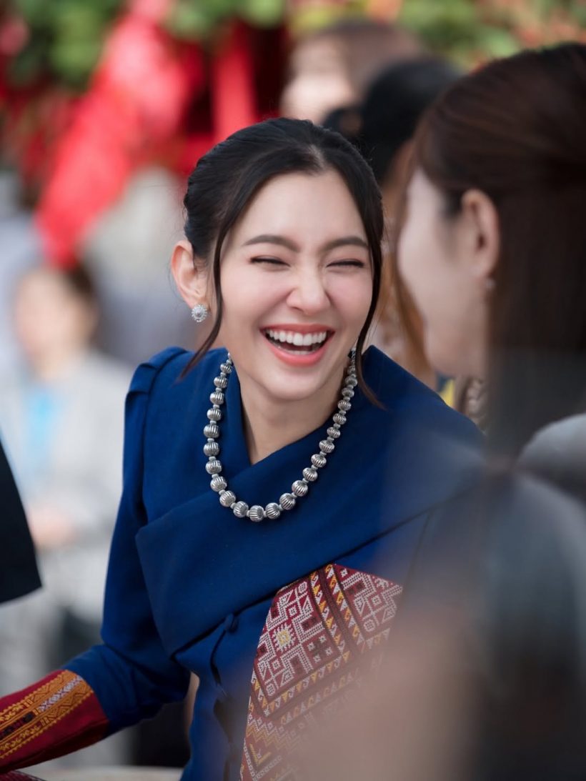 เบลล่า ราณี ลุคผ้าไทยพื้นเมือง สวยประจักษ์สายตายืนหนึ่ง