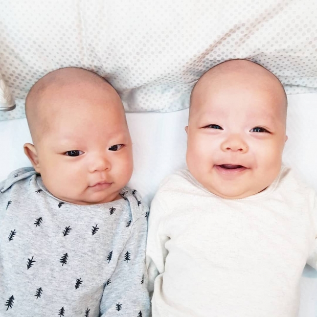 พาส่อง! ลูกชายฝาแฝด “บัว สโรชา” น้องสาว “บีม กวี” บอกเลยน่ารักมาก