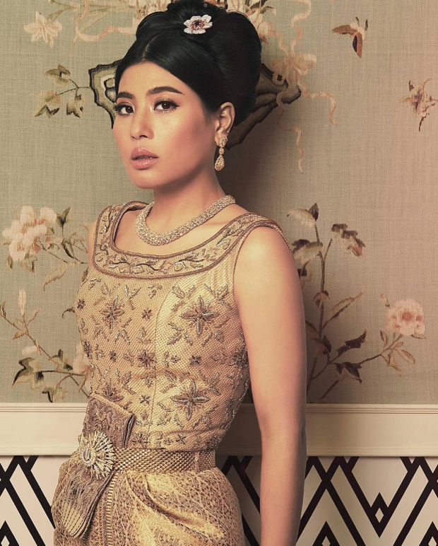 ทรงพระสิริโฉม! เจ้าฟ้าสิริวัณณวรีฯ  ทรงฉลองพระองค์ชุดไทย ขึ้นปก Vogue Thailand