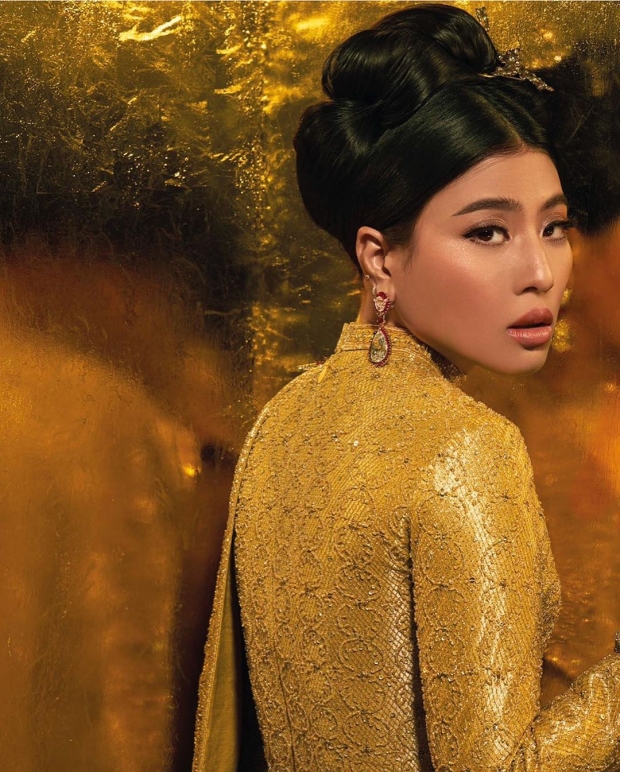 ทรงพระสิริโฉม! เจ้าฟ้าสิริวัณณวรีฯ  ทรงฉลองพระองค์ชุดไทย ขึ้นปก Vogue Thailand