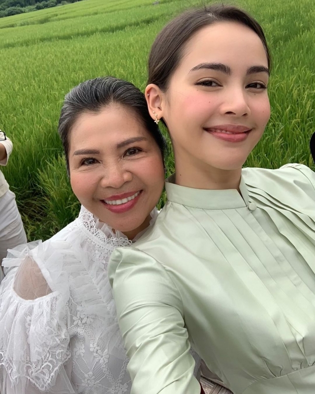 อบอุ่นชื่นมื่น! ภาพ 2 ครอบครัว ณเดชน์-ญาญ่า ร่วมฉลองวันเกิดปะป๊าโยชิ