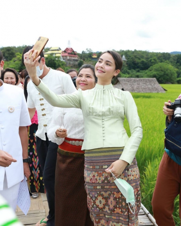 อบอุ่นชื่นมื่น! ภาพ 2 ครอบครัว ณเดชน์-ญาญ่า ร่วมฉลองวันเกิดปะป๊าโยชิ