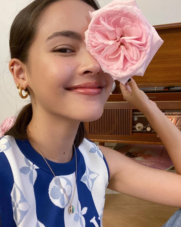 ญาญ่า ทำได้ไง กินไอศกรีม เลอะปากขนาดนี้-แต่ยังสวยเวอร์