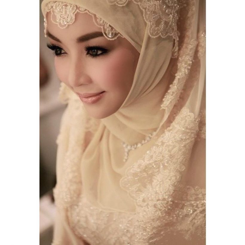 ดาราสาวโพสต์ครบรอบเเต่งงาน 10 ปี สวยสง่าในชุดเเบบอิสลาม