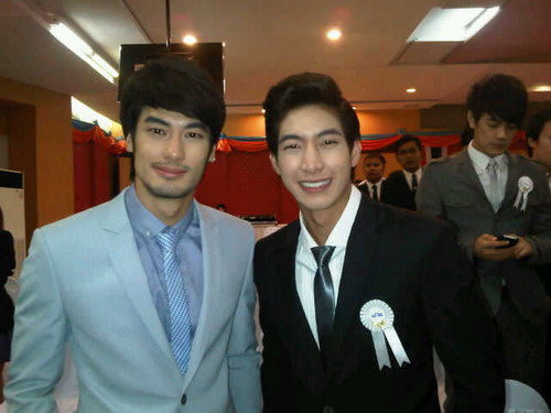 โตโน่กับคุณแม่ @ลูกดีเด่น