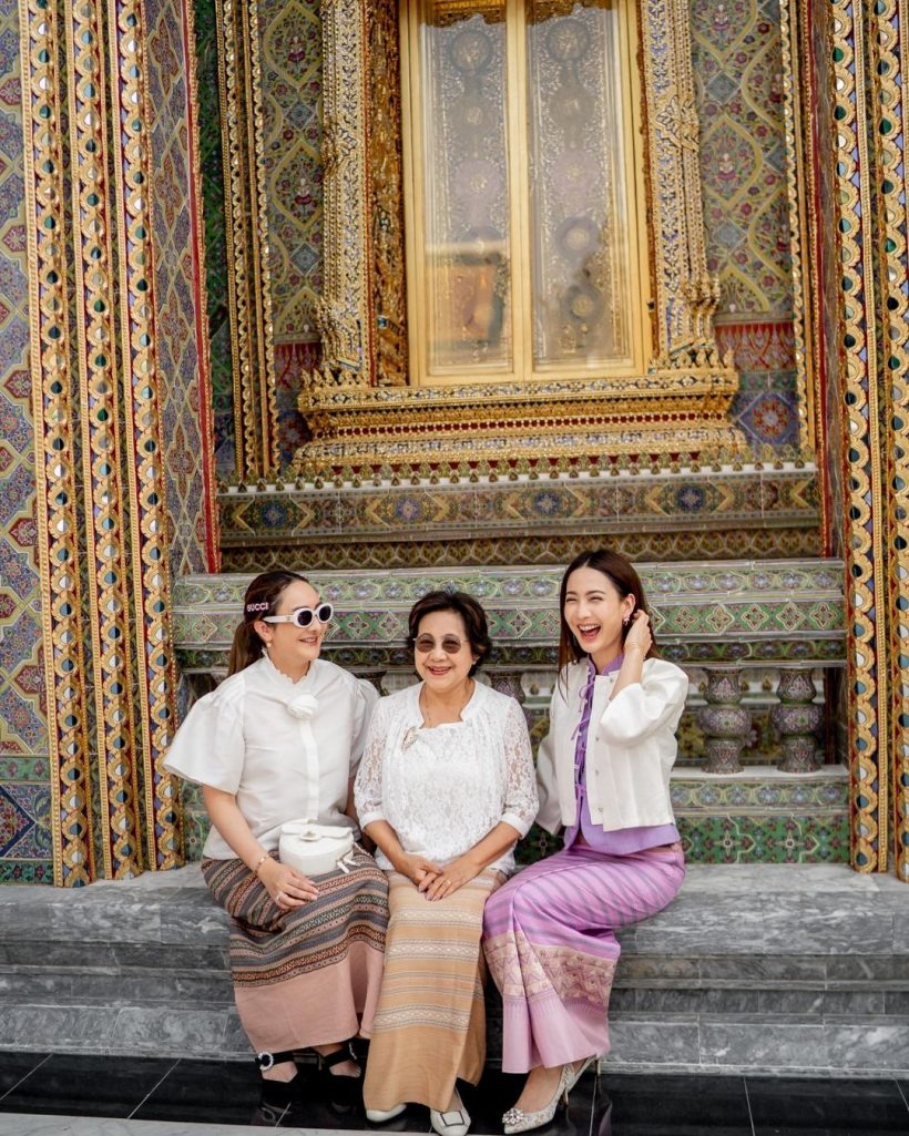 เเต้ว ณฐพร ทำหลายคนหลุดโฟกัส หลังควงคุณเเม่-พี่สาว เข้าวัดทำบุญ