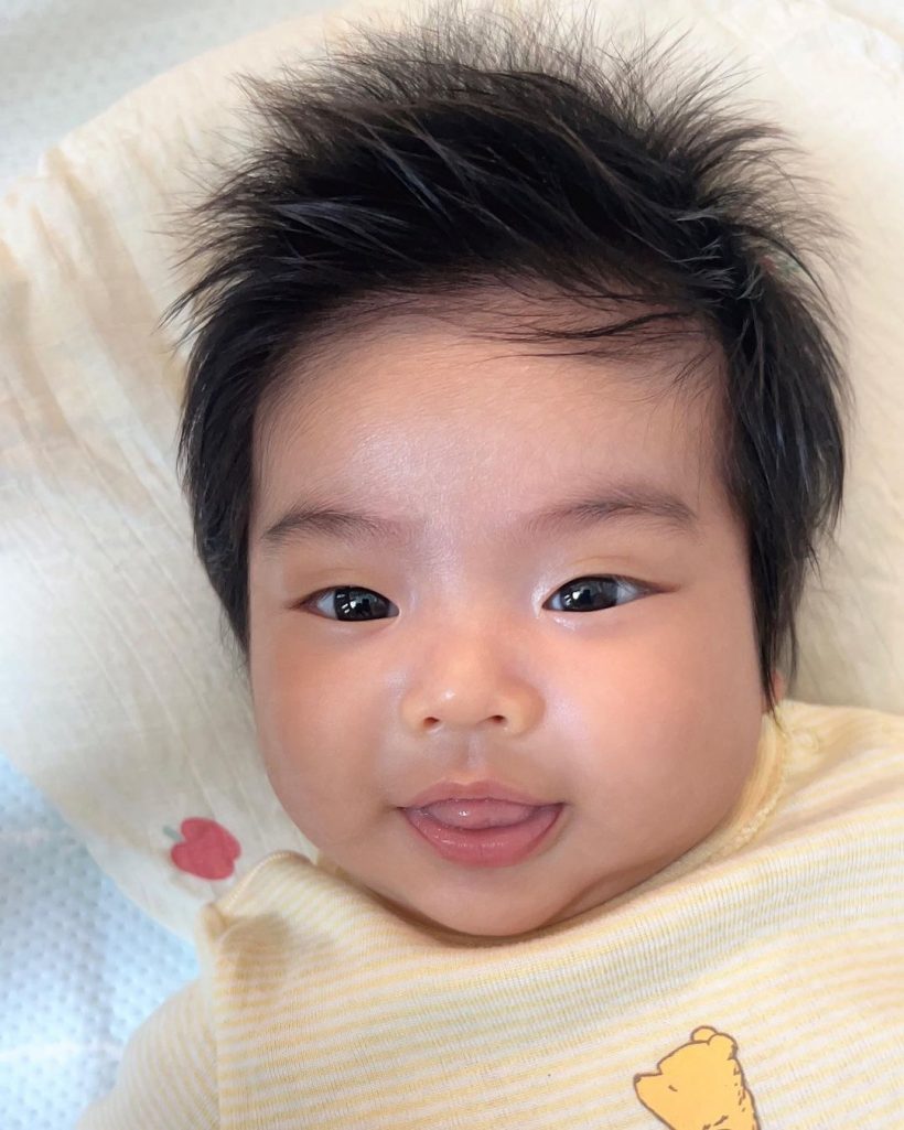 เกินปุยมุ้ย น้องพีร์เจลูกแม่จุ๋ย โชว์เล่นกล้องยิ้มหวาน หล่อละมุนมาก!