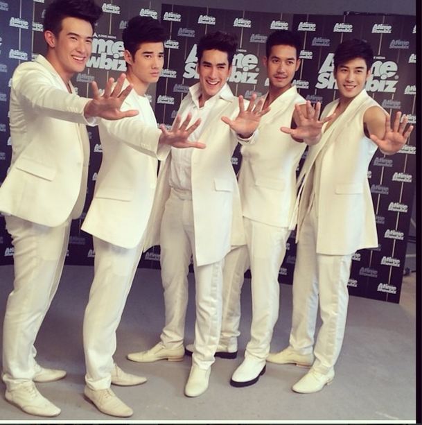 5 หนุ่มซุปตาร์ หล่อขั้นเทพ 