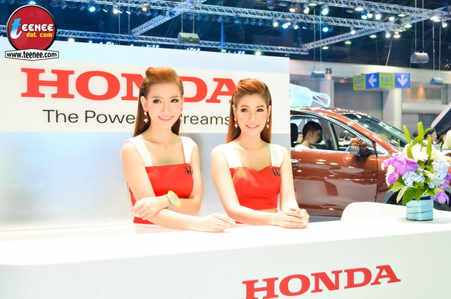 นางฟ้าชุดแดงจาก HONDA