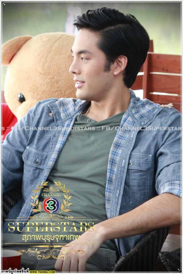 บอม  ธนิน มาดเนี๊ยบ หน้าใส เคราบาง