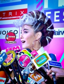 Pic : ขวัญ อุษามณี กับทรงผมสุดเริ่ด ณ งาน Hairworld festival 2014 (2)