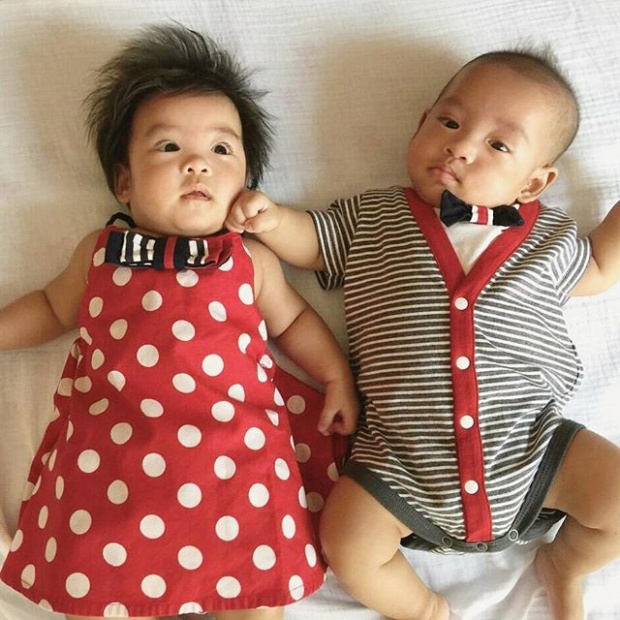 หนุแข็งแรงกันสุดๆแล้วนะ ส่องความน่ารักสดใส อลิน - อลัน ของแม่โอปอล์