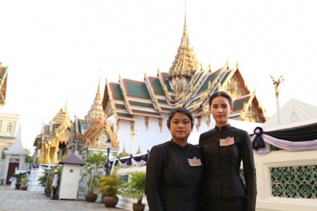 สวยงาม เลอค่า ญาญ่า เป็นเจ้าภาพ บำเพ็ญกุศลถวายพระบรมศพฯ